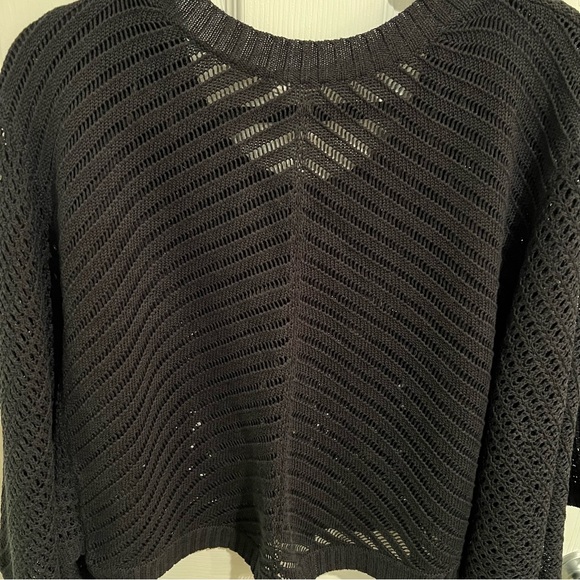 NWT Robbie & Nikki Black Knit Crochet Top - Picture 10 of 10